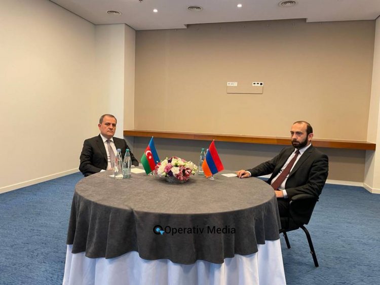Միրզոյան-Բայրամով հանդիպումը մեկնարկել է