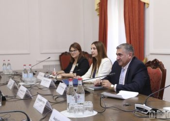 ԱԺ «Հայաստան» խմբակցության անդամները հանդիպել են Դեյվիդ Մքալիսթերի հետ