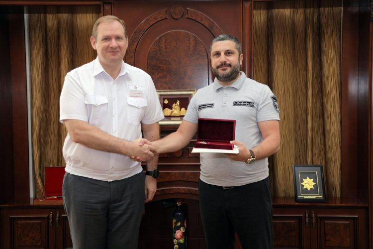 «Հարավկովկասյան երկաթուղի» ՓԲԸ գլխավոր տնօրենը ԱԻ նախարարին պարգևատրել է մեդալով