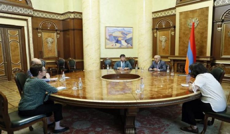 ՀՀ վարչապետի խորհրդականը և Ֆրանսիայի դեսպանը քննարկել են տարածաշրջանային վերջին զարգացումները