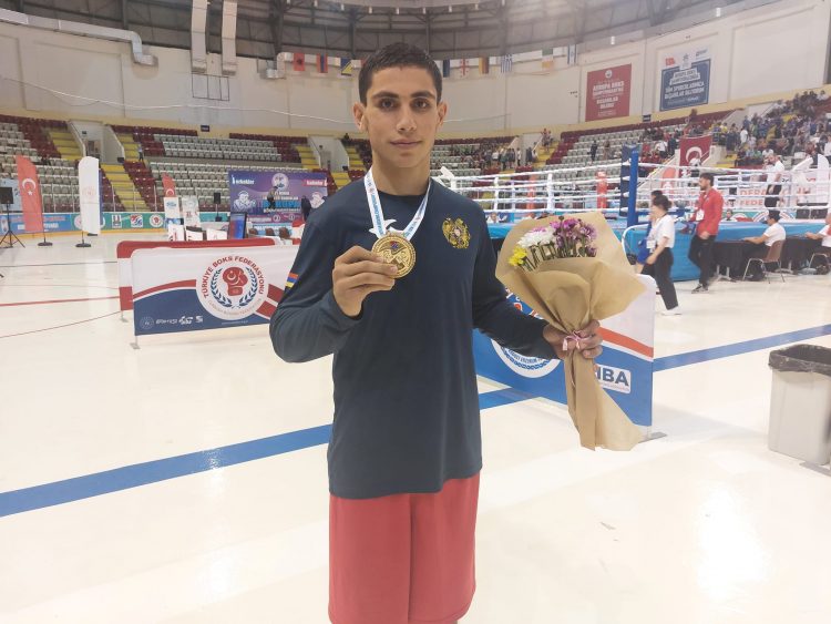 Самвел Сирамаргян принес сборной Армении второе золото на чемпионате Европы в Турции