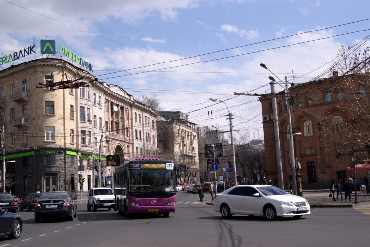 Էլեկտրաէներգիայի անջատման պատճառով Երևանում խաթարվել է երթևեկությունը