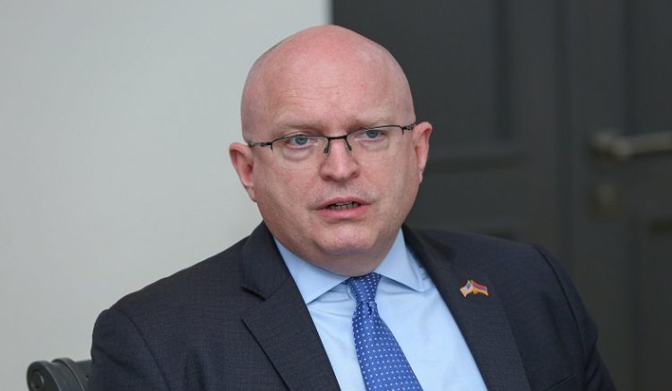Франция поздравила Рикера с назначением на пост сопредседателя МГ ОБСЕ от США