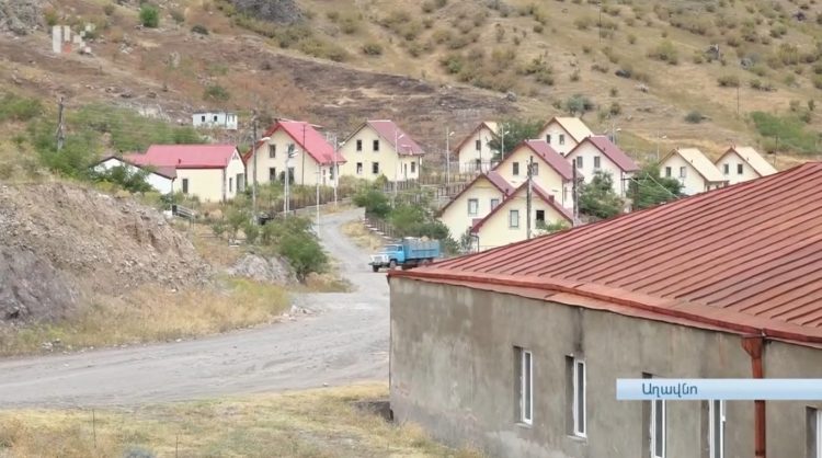 Բերձորից և Աղավնոյից անձնական գույքը տարհանելու համար պետությունը մեկ ընտանիքի հաշվով տրամադրում է 250 հազար դրամ
