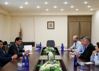 Երևանի քաղաքապետն ու ԱԶԲ հայաստանյան գրասենյակը տնօրենը խոսել են ճանապարհաշինական նոր նախագծերի մասին