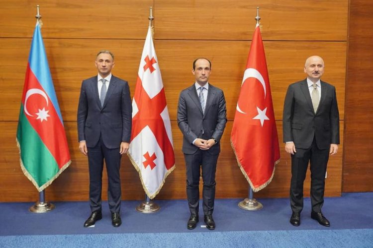 Թուրքիայի, Վրաստանի և Ադրբեջանի տրանսպորտի նախարարները քննարկել են ԲԹԿ-ի թողնակության բարձրացման հարցը