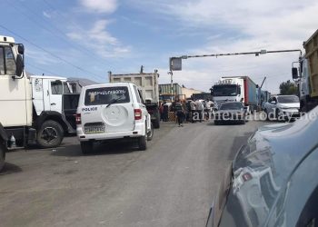 Սյունիքի մարզպետը կհանդիպի ճանապարհը փակած բեռնատարների վարորդներին