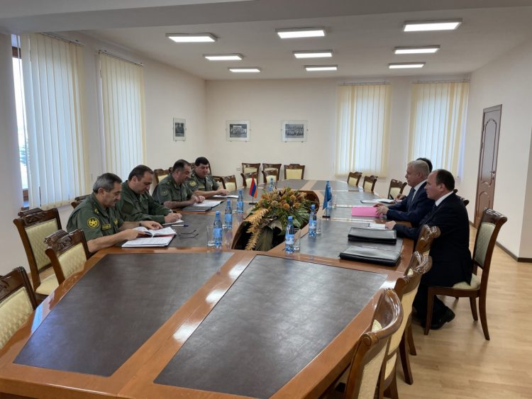 Глава Генштаба ВС Армении обсудил с генсеком ОДКБ меры против агрессии Азербайджана