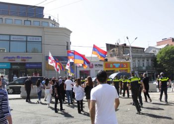 Թբիլիսիում հայ համայնքի բողոքի ակցիան Ադրբեջանի դեսպանատան մոտ խոչընդոտվել է