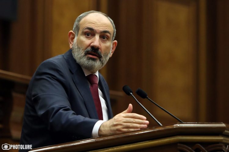Փաշինյանը ժամանել է խորհրդարան. հանդիպում է ՔՊ-ական պատգամավորների հետ