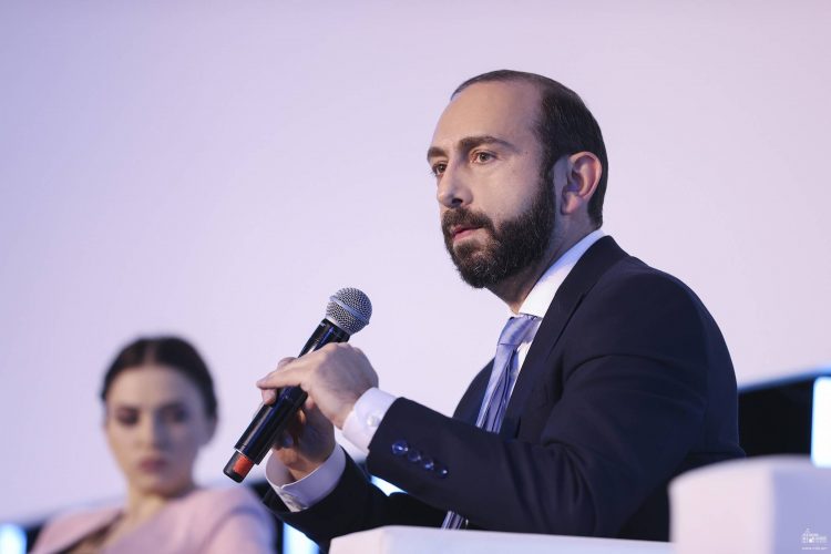Արարատ Միրզոյանը հանդիպում է ունեցել Համաշխարհային հայկական գագաթնաժողովի մասնակիցների հետ