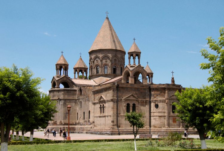 Թող իր կոչմամբ գործի. Մայր Աթոռն արձագանքել է Կովկասի մահմեդականների վարչության նախագահին
