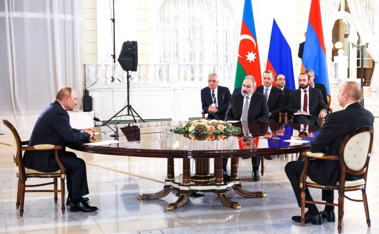 Путин, Пашинян и Алиев выступили с заявлением по итогам трехсторонней встречи в Сочи