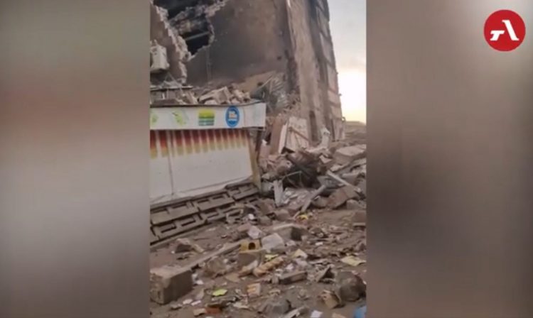ТЦ «Петак» закрыли: работники торгового центра провели акцию протеста у здания правительства