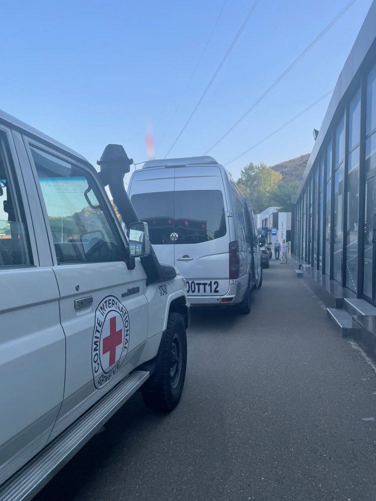 Այսօր վերադարձած ռազմագերիների թվում են այն անձինք, ում այցելել են ԿԽՄԿ ներկայացուցիչները