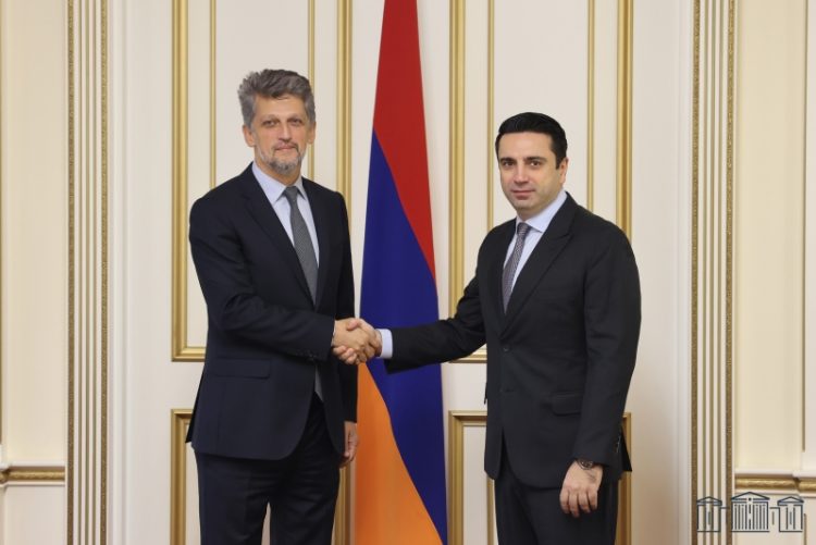 Ալեն Սիմոնյանը և Կարո Փայլանը խոսել են Հայաստան-Թուրքիա սահմանների բացման շուրջ
