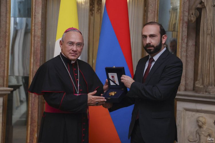 Միրզոյանը Էդգար Պենյային ներկայացրել է  Հարավային Կովկասում տիրող իրավիճակը