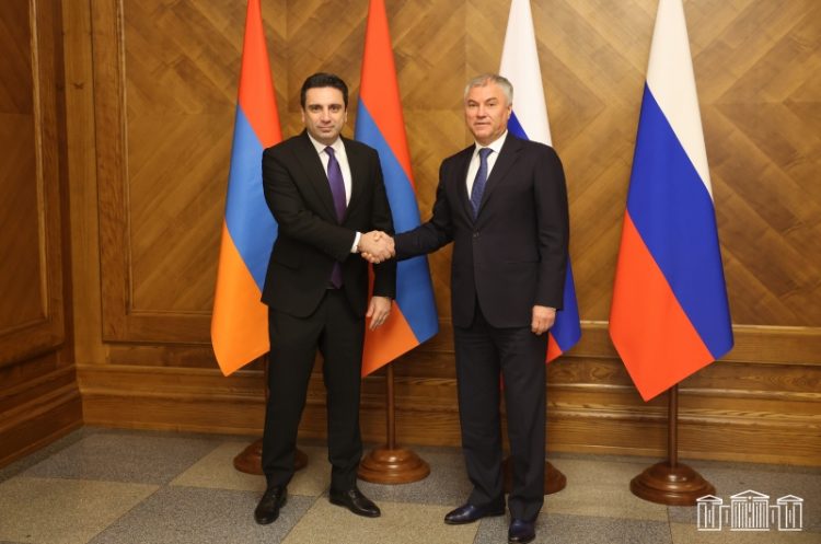 Глава Нацсобрания заявил Володину об отсутствии эффективной реакции ОДКБ на нападение Азербайджана