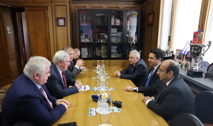 Քաղաքական վեկտորը փոխվո՞ւմ է․ ի՞նչ հարց են տվել ՌԴ֊ում Ալեն Սիմոնյանին․ «Ժողովուրդ»