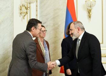 Փաշինյանը ֆրանսիական բարձրաստիճան պատվիրակության հետ քննարկել է «Պրագյան» համաձայնությունները
