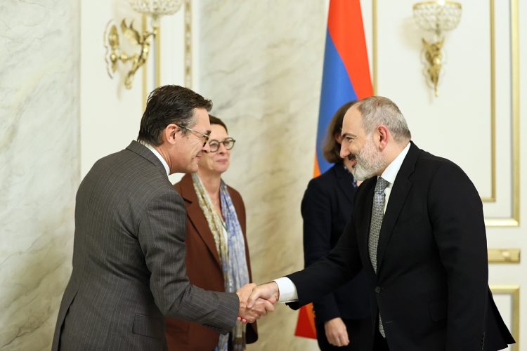 Փաշինյանը ֆրանսիական բարձրաստիճան պատվիրակության հետ քննարկել է «Պրագյան» համաձայնությունները