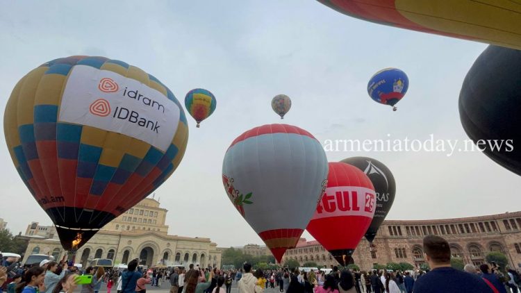 В церквях Армении и Диаспоры проходит общенациональная молитва за Арцах (прямое включение)