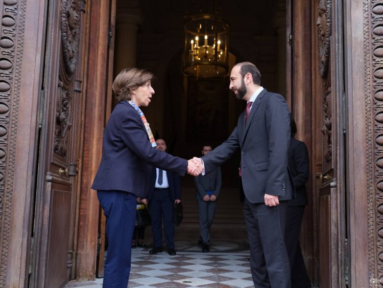 Միրզոյանը Ֆրանսիայի գործընկերոջն է ներկայացրել խաղաղության պայմանագրի հետ կապված վերջին զարգացումները
