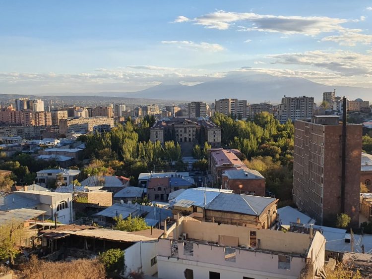 Երևանում սպասվում է առանց տեղումների եղանակ