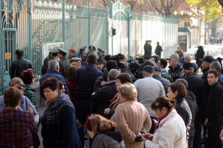 Ֆրանսիայի Սենատը կքննարկի Ադրբեջանի դեմ պատժամիջոցների բանաձևը. արցախցիները նամակ հանձնեցին