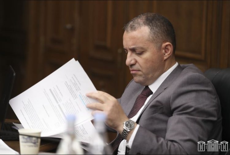 Глава Минэкономики рассказал об увеличении рабочих мест, субсидировании бизнеса и развитии туризма в Армении