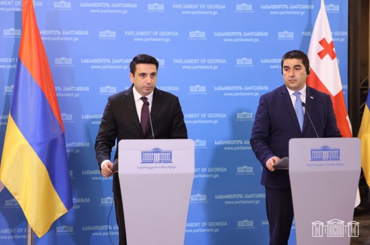 Ալեն Սիմոնյանը Շալվա Պապուաշվիլիի հետ հանդիպմանը քննարկել է տարածաշրջանային հարցեր