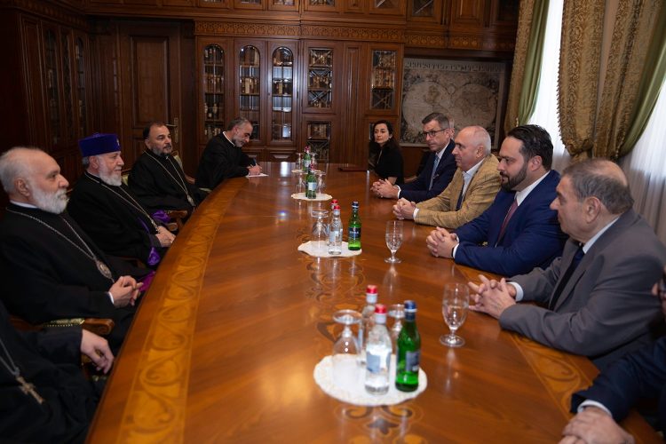 Կաթողիկոսն ընդգծել է, որ ԵԽ պատգամավորների այցը Հայաստան տեղի է ունենում հայ ժողովրդի համար դժվարին իրավիճակում