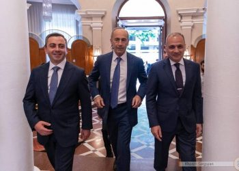 Քոչարյանը փոշմանել է Հակոբյանի «չկայացած կուսակցության հետ դաշնակցելու հարցում». ԶԼՄ