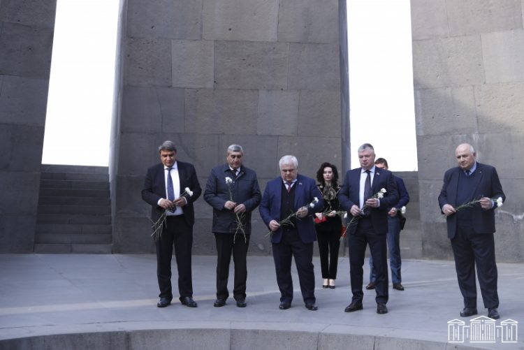 Խաղաղություն օրհնված Հայաստանի հոգուն և երկնքին․ ՌԴ պետդումայի պատգամավորներն այցելել են Ծիծեռնակաբերդ