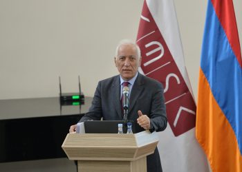 Պետությունը պետք է պաշտպանի քաղաքացուն և բիզնեսը. նախագահը դասախոսություն  է կարդացել