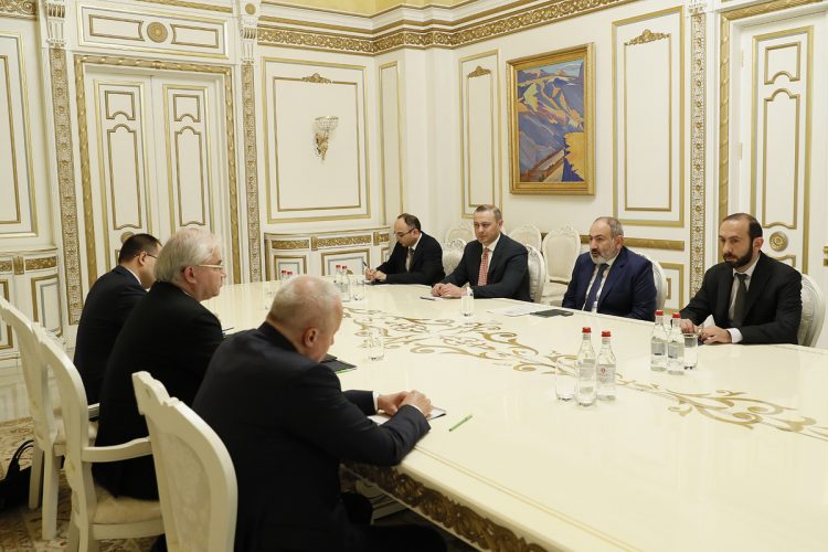 Փաշինյանը Խովաևի հետ քննարկել է հայ-ադրբեջանական հարաբերությունների կարգավորման հարցը