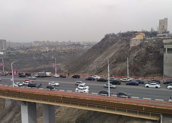 Դավթաշենի կամրջին բախվել է 29 ավտոմեքենա, կա 2 տուժած