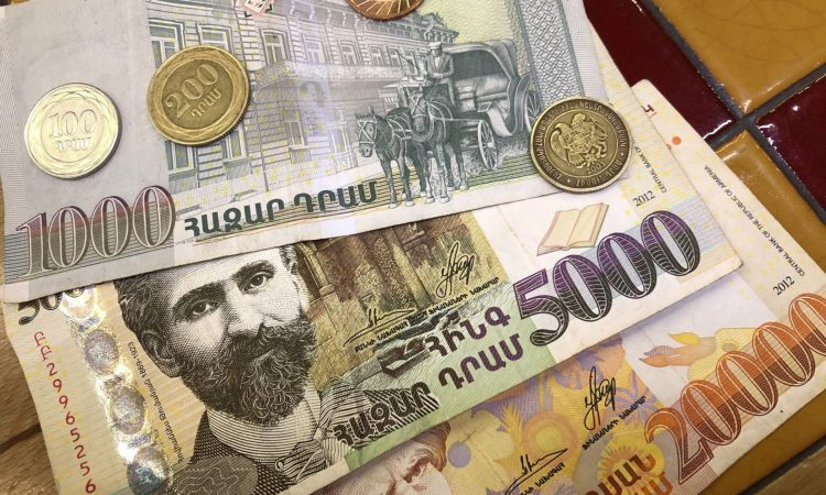Հայաստանի և Վրաստանի արժույթները՝ համաշխարհային հաշվառման միավորների աճի առաջատարներ․ Bloomberg
