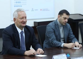 Անընդունելի է Լաչինի միջանցքի փակումը, հումանիտար ճգնաժամը պետք է արագ լուծում ստանա. ԳԴՀ դեսպան