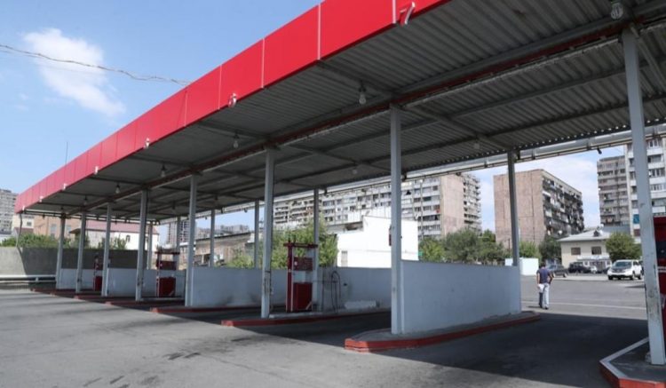 Власти Арцаха прекратили работу газовых заправок