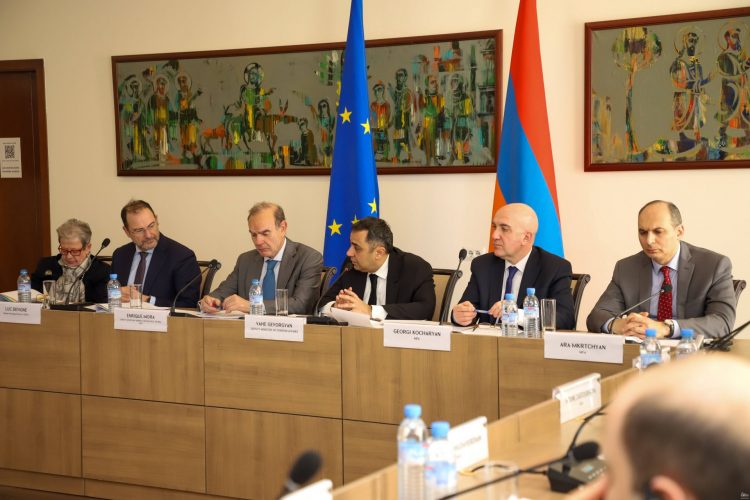 Երևանում կայացել է ՀՀ-ԵՄ քաղաքական և անվտանգային հարցերով երկխոսության առաջին բարձրաստիճան նիստը