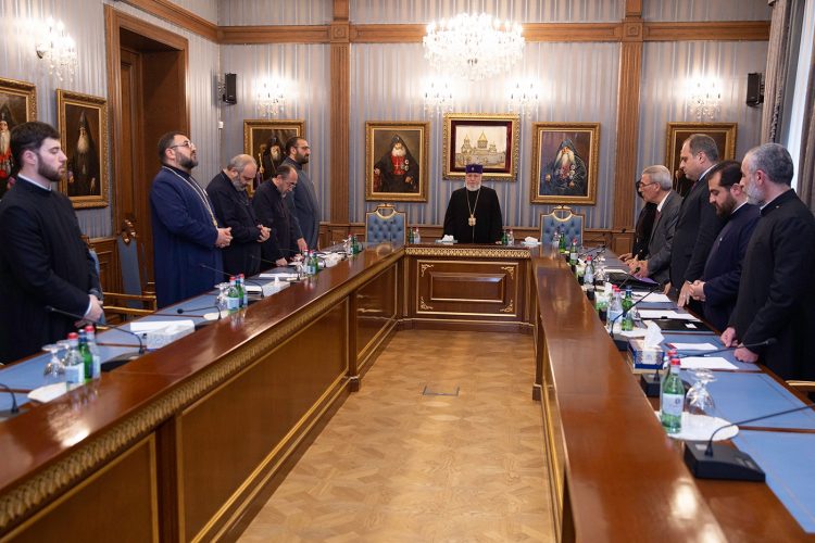 Մայր Աթոռում քննարկվել է Արցախին օժանդակելուն ուղղված քայլերը