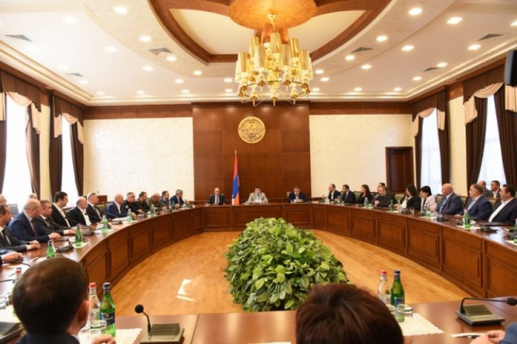 Արցախում ընդդեմ Ռուբեն Վարդանյանի ձևավորված «կոալիցիան» նաև նախագահի իր թեկնածուն ունի. «Փաստ»