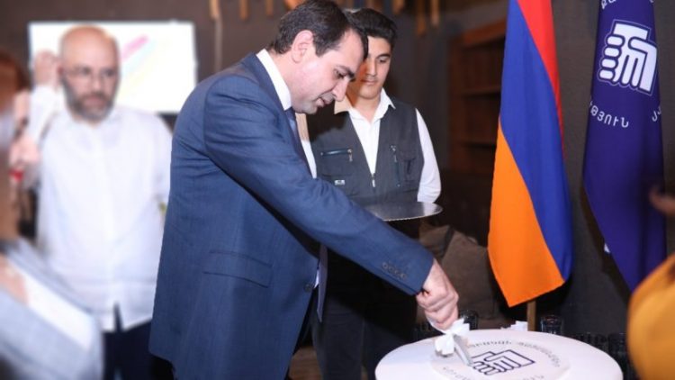 Պետությունը 170 000 դոլարի պայմանագիր է կնքել փոխնախարարի ընտանիքի ընկերության հետ. ԶԼՄ