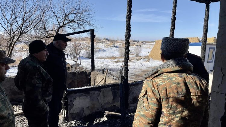 Командира взвода уволили после гибели 15 солдат при пожаре в казарме
