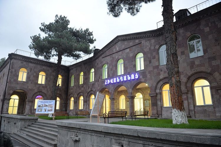 «Կապան» ԲԿ-ում հիվանդի հարազատները ծեծել են բժշկին և շտապօգնության մեքենայի վարորդին