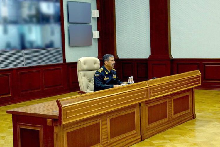 Զաքիր Հասանովը բանակի ղեկավարության հետ քննարկել է իրավիճակը հայ-ադրբեջանական սահմանին
