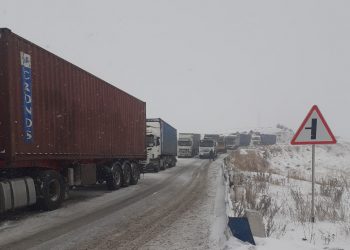 Ձնաբքի պատճառով Ծիլքար-Լեռնապար ավտոճանապարհին  կուտակվել է մոտ 500 ավտոմեքենա, արգելափակվել 180 ուղևոր
