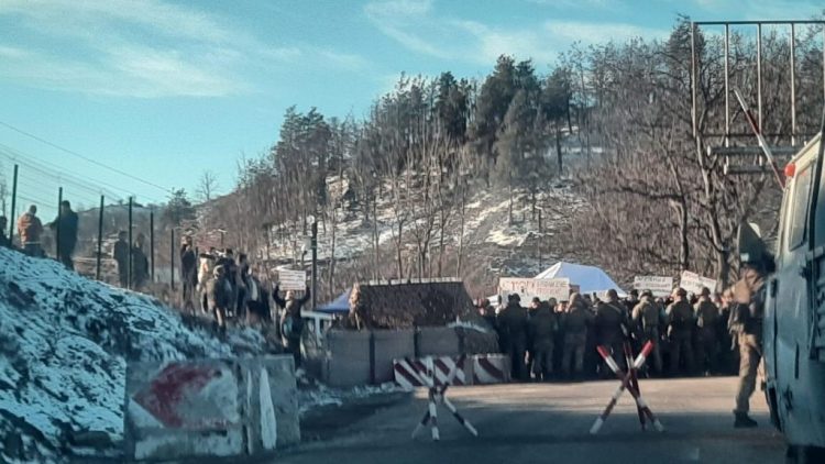 Amnesty International-ը Բաքվին և ռուս խաղաղապահներին կոչ է արել անհապաղ ապաշրջափակել Լաչինի միջանցքը