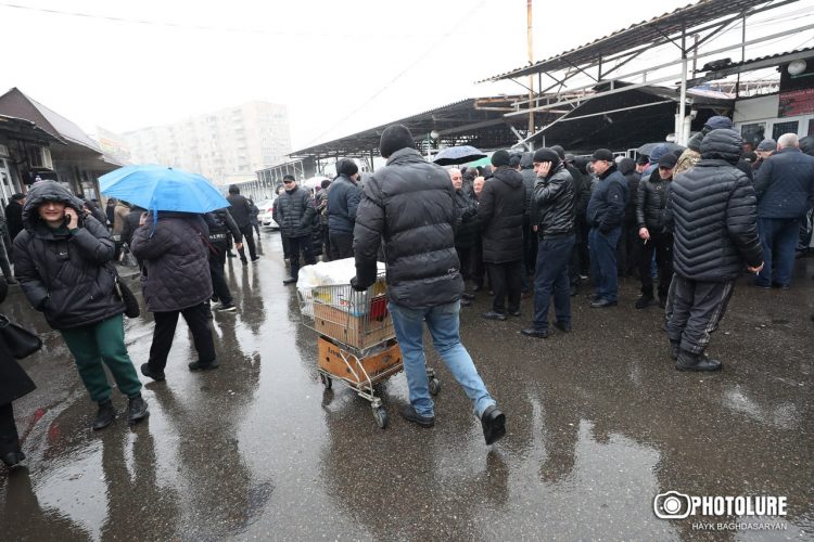 Торговцы ярмарки «Малатия» начали акцию против ее закрытия (фото)
